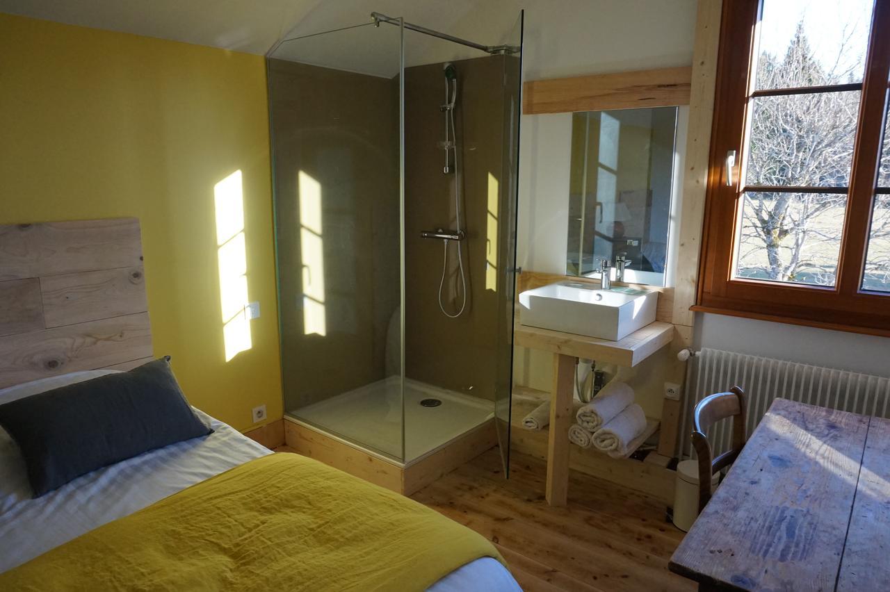 Auberge De La Perdrix Hauterive-la-Fresse Екстериор снимка