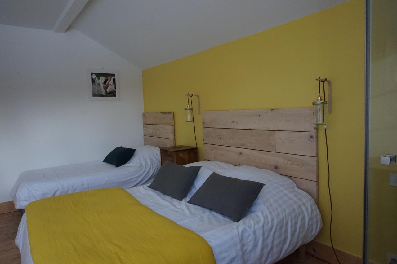 Auberge De La Perdrix Hauterive-la-Fresse Екстериор снимка