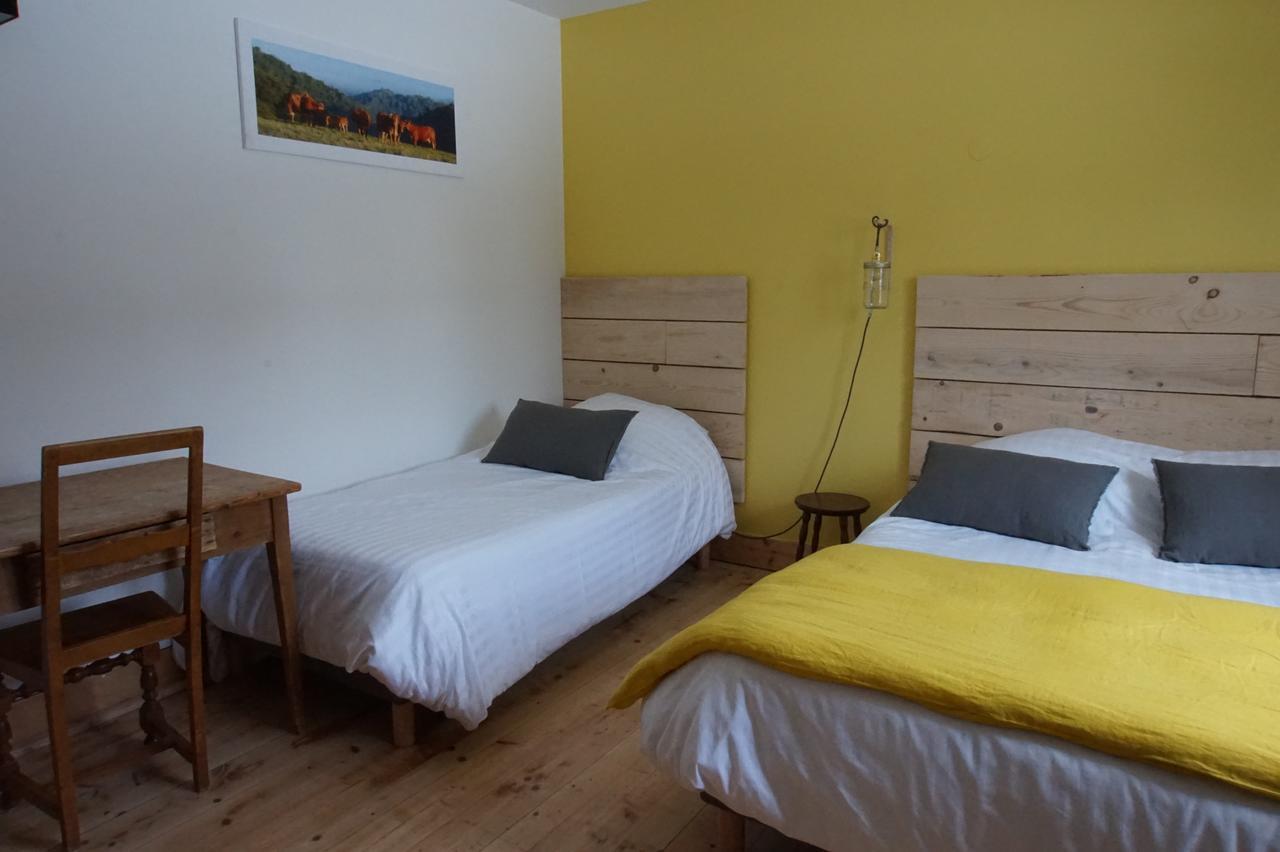 Auberge De La Perdrix Hauterive-la-Fresse Екстериор снимка