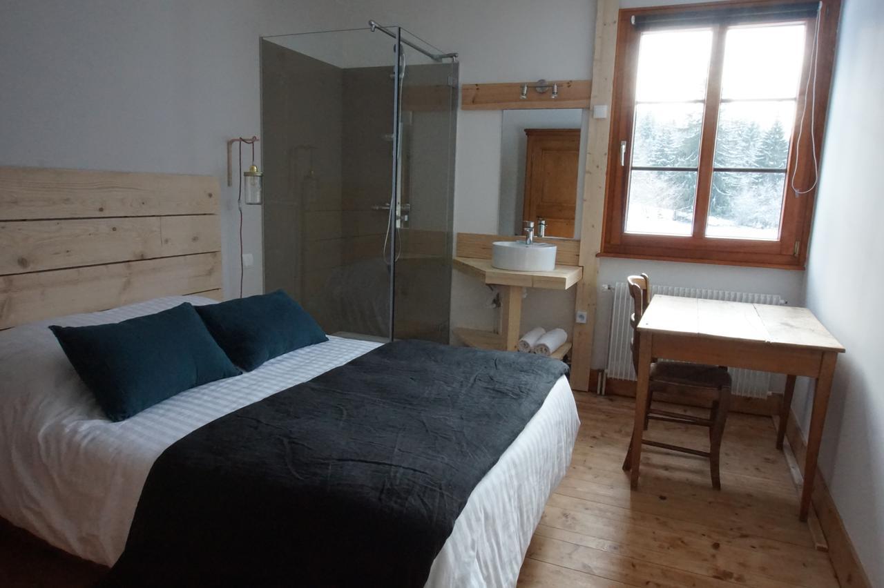 Auberge De La Perdrix Hauterive-la-Fresse Екстериор снимка