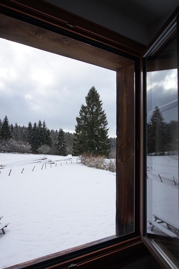 Auberge De La Perdrix Hauterive-la-Fresse Екстериор снимка