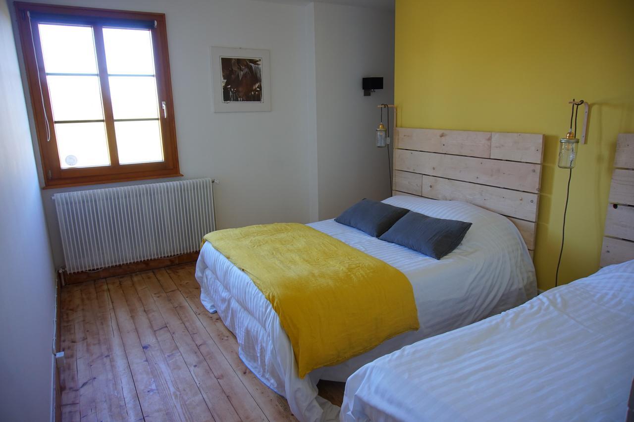 Auberge De La Perdrix Hauterive-la-Fresse Екстериор снимка