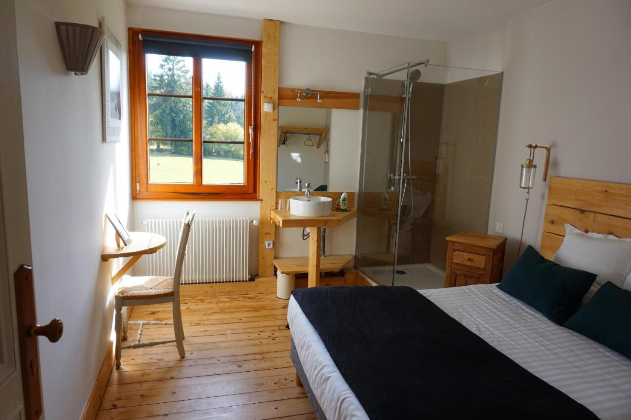 Auberge De La Perdrix Hauterive-la-Fresse Екстериор снимка