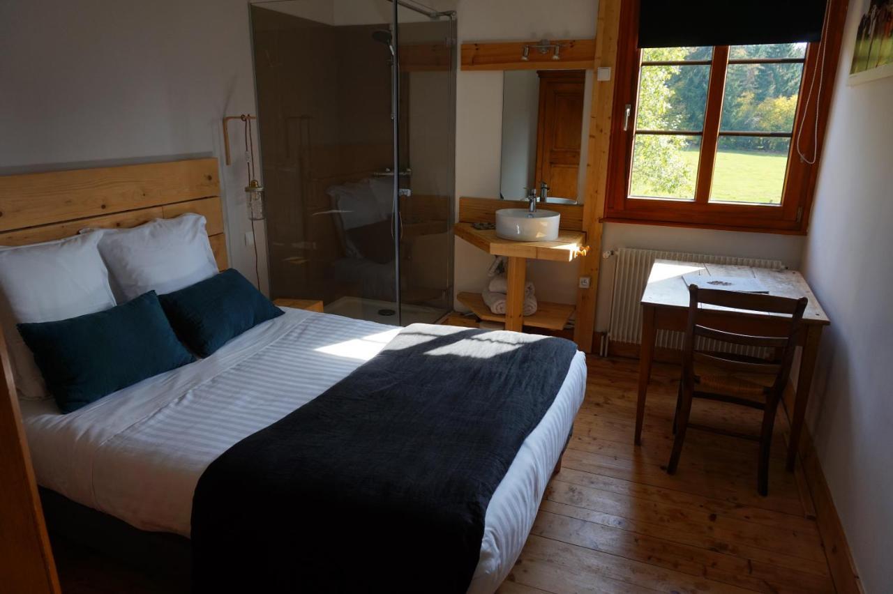 Auberge De La Perdrix Hauterive-la-Fresse Екстериор снимка
