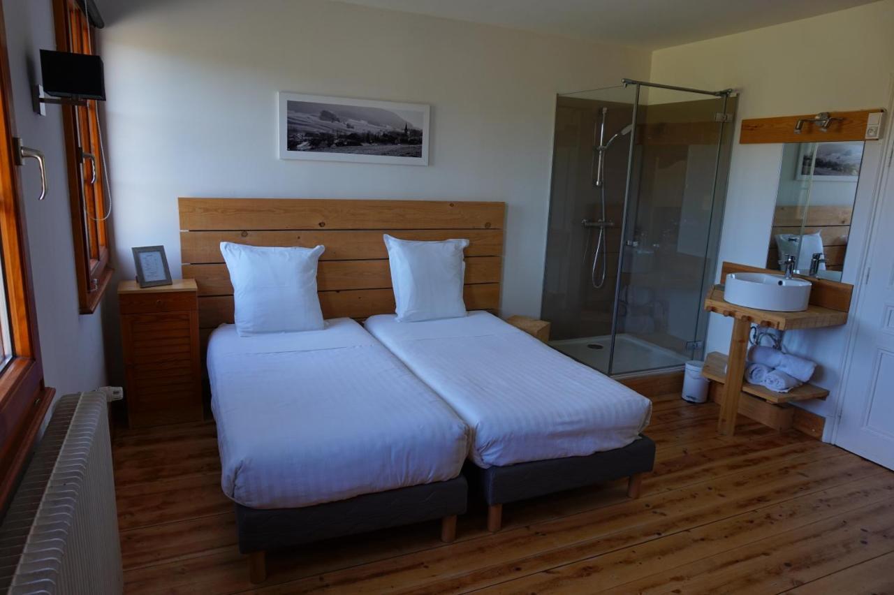 Auberge De La Perdrix Hauterive-la-Fresse Екстериор снимка