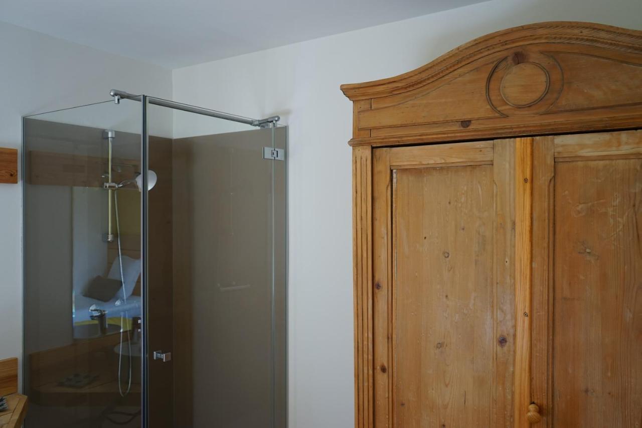 Auberge De La Perdrix Hauterive-la-Fresse Екстериор снимка