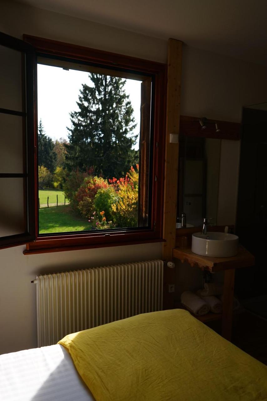Auberge De La Perdrix Hauterive-la-Fresse Екстериор снимка
